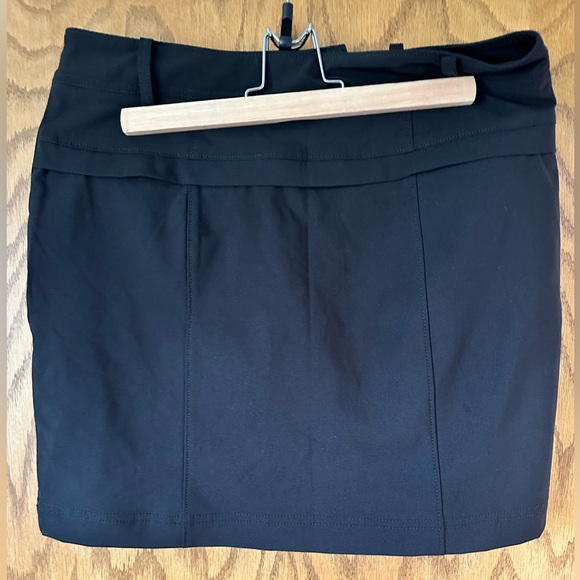 Annika by Cutter & Buck Sz 8 Black Golf Skort - Picture 4 of 5